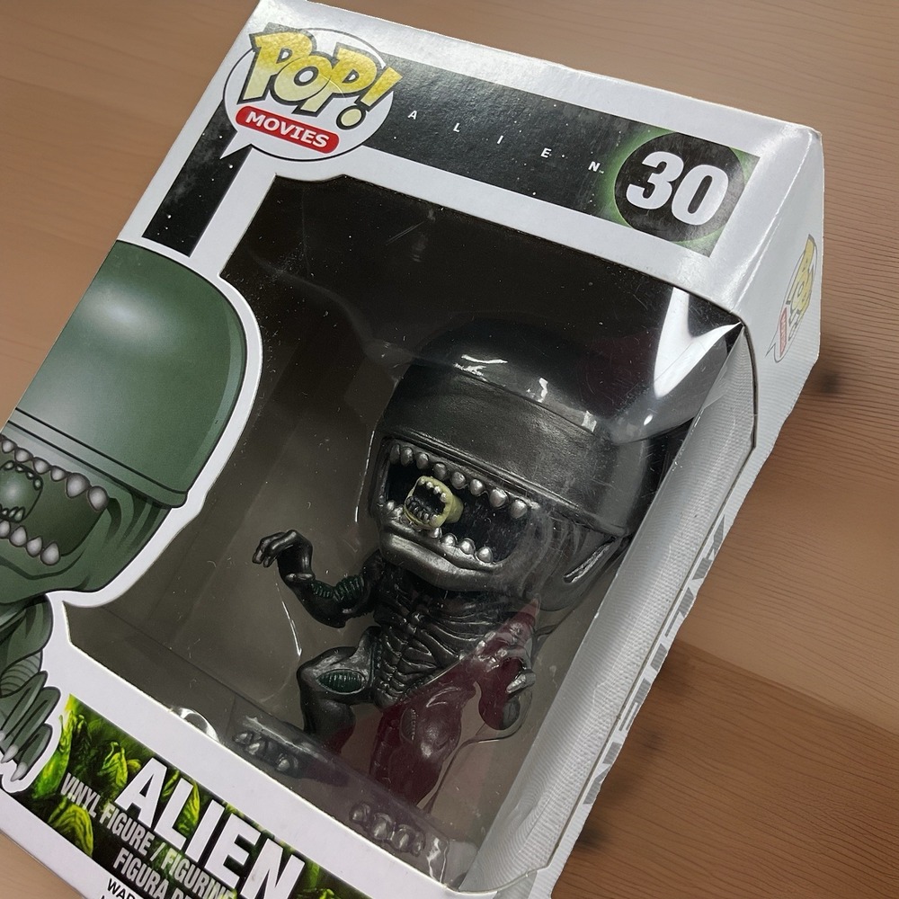 Funko Pop Movies Alien Xenomorph 30 Vinyl Figure Vaulted Sci-Fi‎ Collectible